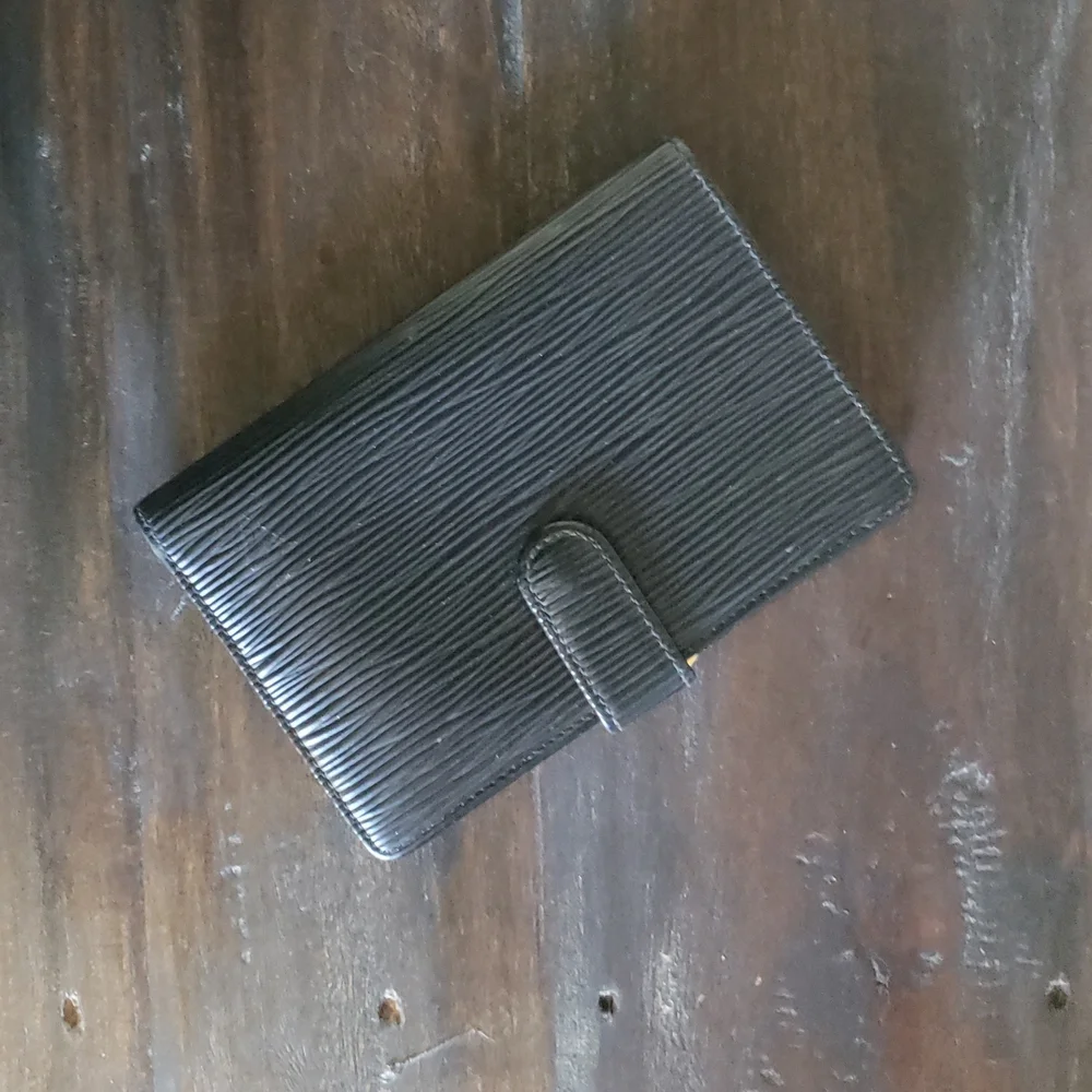 EUC LV EPI KISSLOCK WALLET